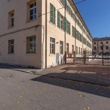 Apartment Guesthost - Dimora Storica Manfredini Nel Cuore Di Ferrara