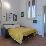 Guesthost - Dimora Storica Manfredini Nel Cuore Di Apartman