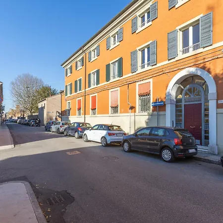 Daire Guesthost - Dimora Storica Manfredini Nel Cuore Di *