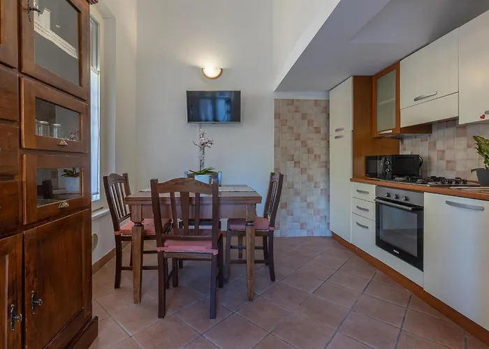 Guesthost - Dimora Storica Manfredini Nel Cuore Di Ferrara