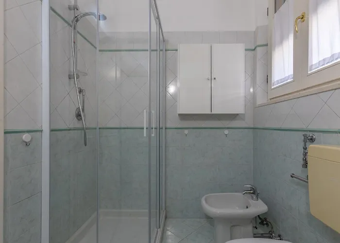 Guesthost - Dimora Storica Manfredini Nel Cuore Di * Ferrara