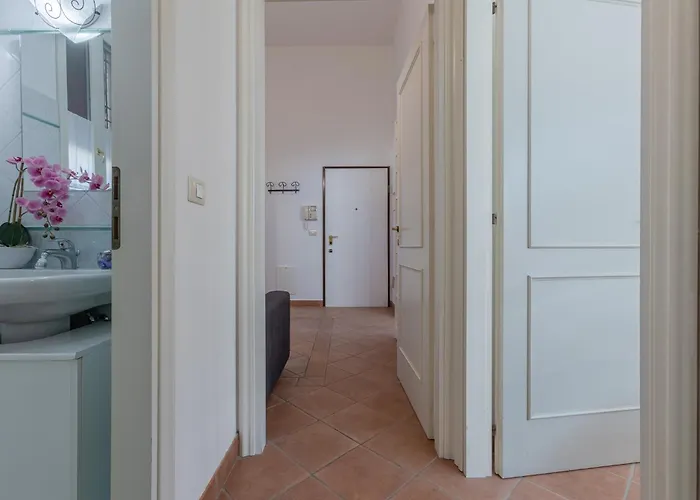 Guesthost - Dimora Storica Manfredini Nel Cuore Di *