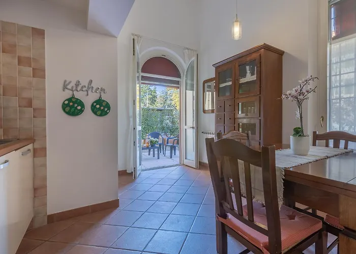 Guesthost - Dimora Storica Manfredini Nel Cuore Di *