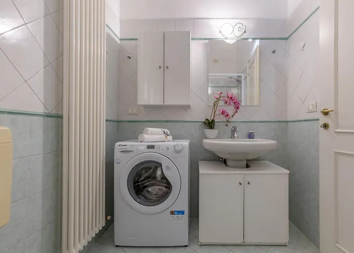 Guesthost - Dimora Storica Manfredini Nel Cuore Di