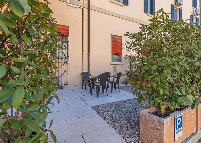 Apartament Guesthost - Dimora Storica Manfredini Nel Cuore Di Ferrara